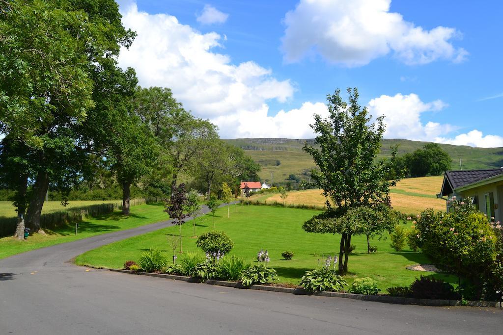 Campsie Glen Holiday Park Fintry Exterior foto